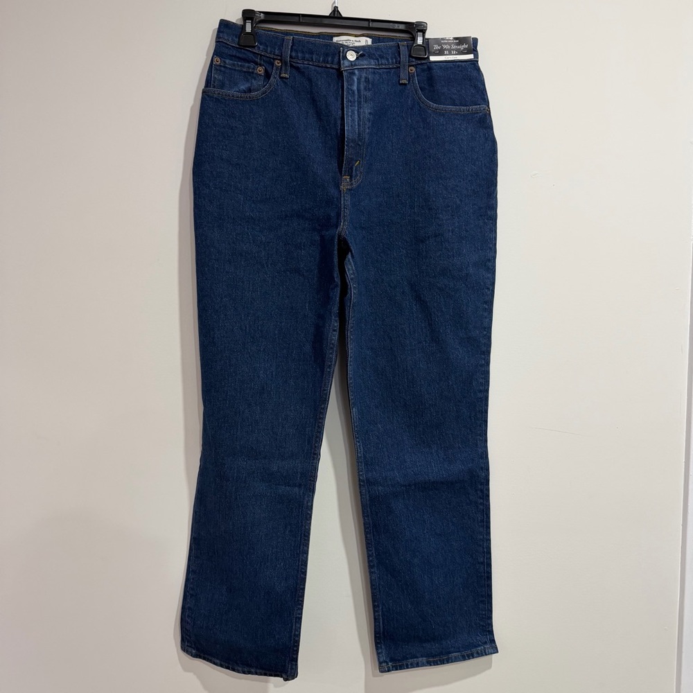 Abercrombie & Fitch High-Rise The 90’s Straight Leg Jeans NWT - Read description